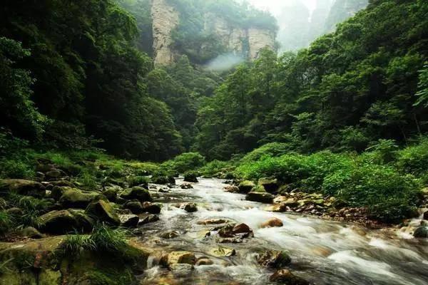 探索求推荐夏季溯溪的平价又好穿的装备?,领略知识星球魅力!