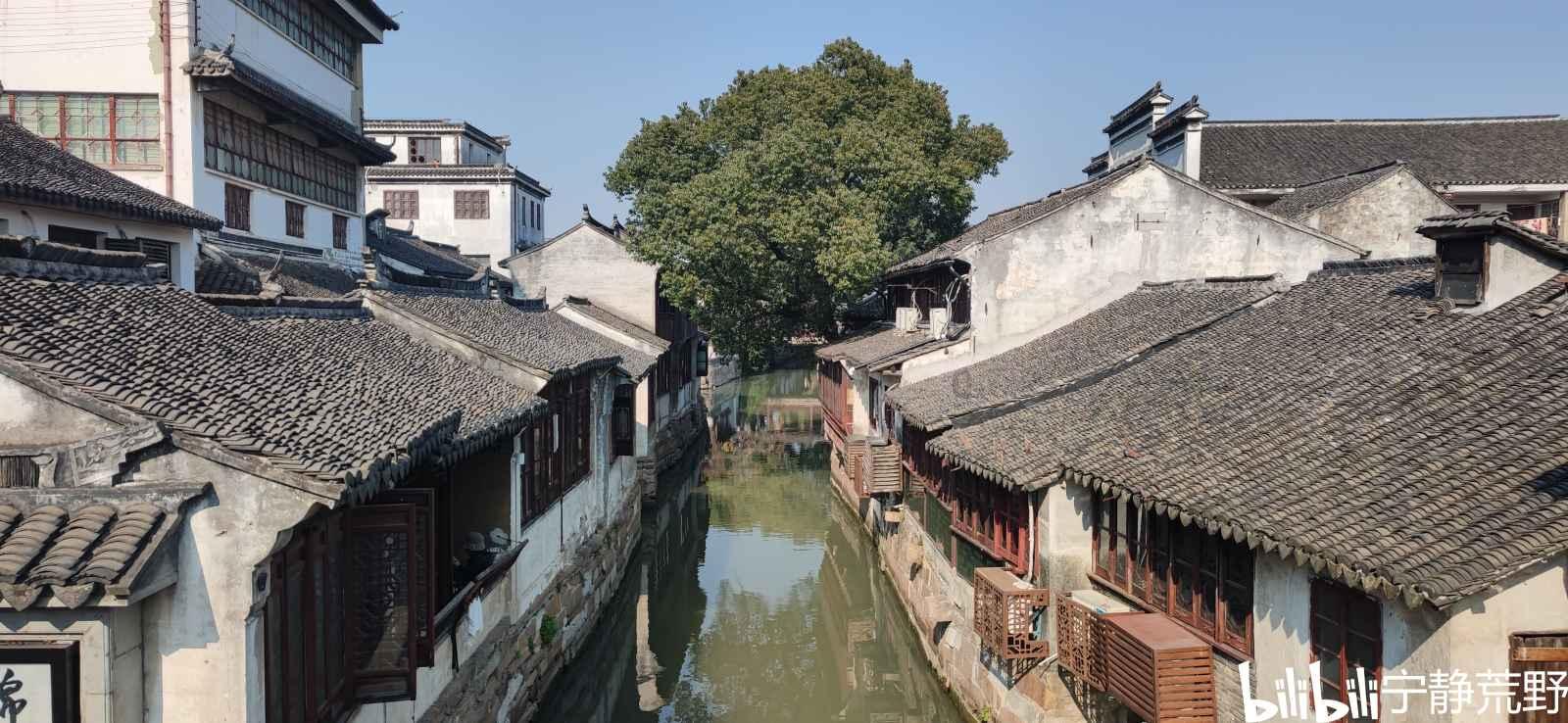 极速问答-学校展开植树活动,第一天完成计划的九分之五,第二天完成计划的五分之三,结果比计划多植树140棵,学首选的有问必答平台